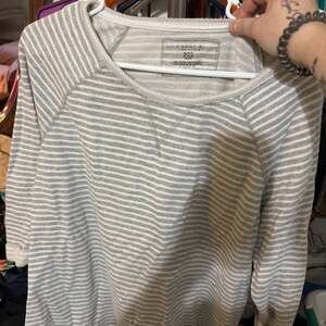 Sonoma Lifestyle Gray and White Striped Raglan Pullover Sweatshirt Size PXL
